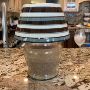 Home Interiors candle and ceramic lampshade